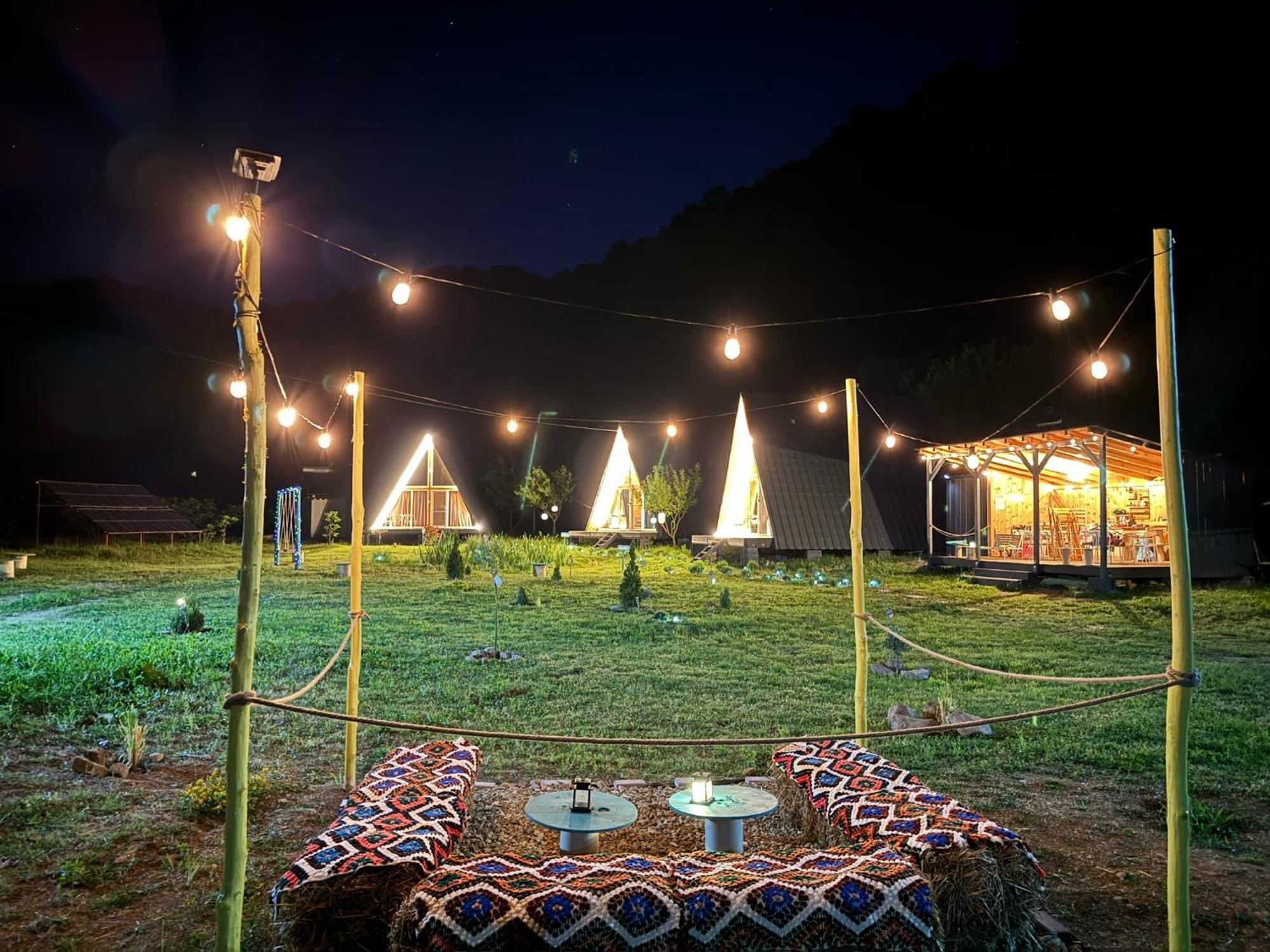 Cabane A-Frame Svinita Buitenkant foto