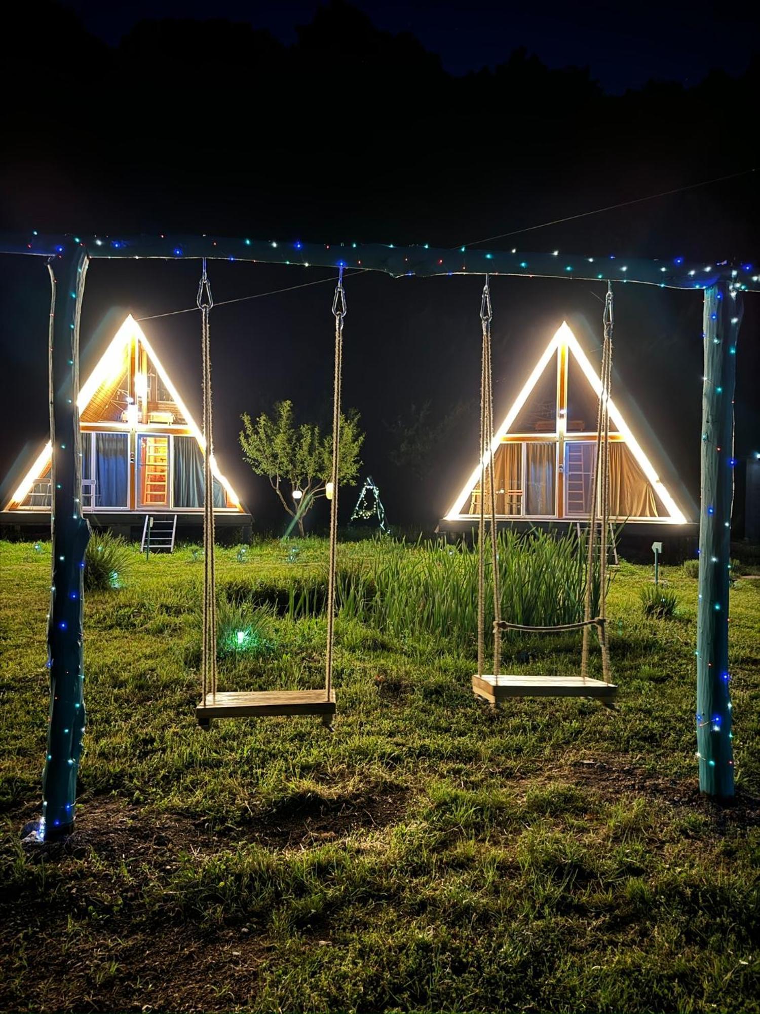 Cabane A-Frame Svinita Buitenkant foto