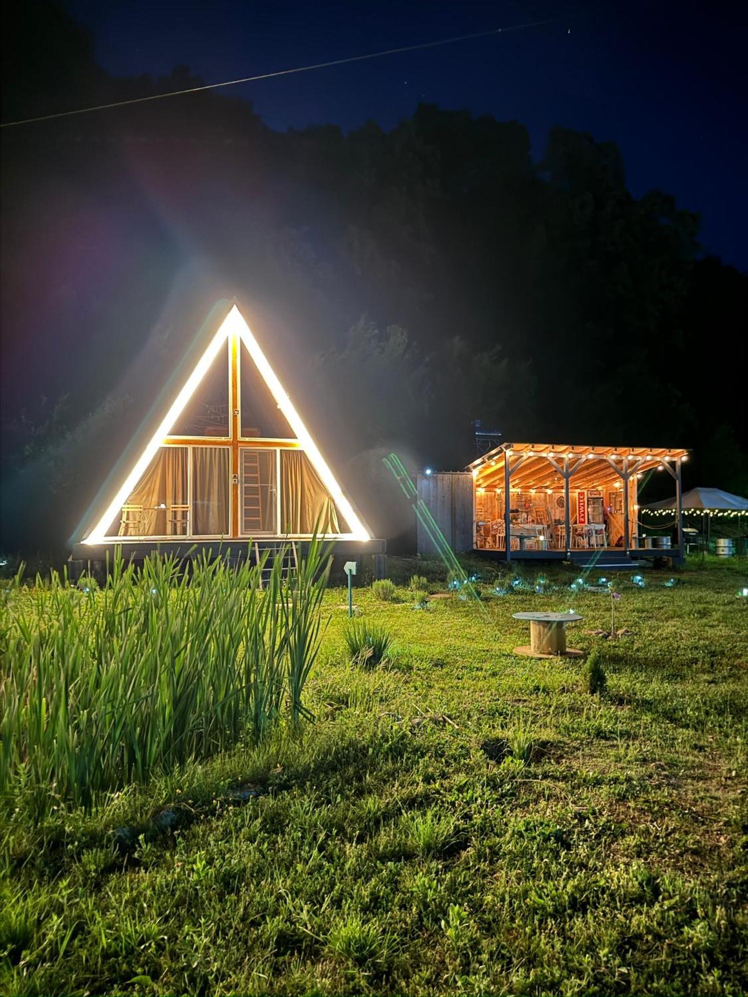 Cabane A-Frame Svinita Buitenkant foto