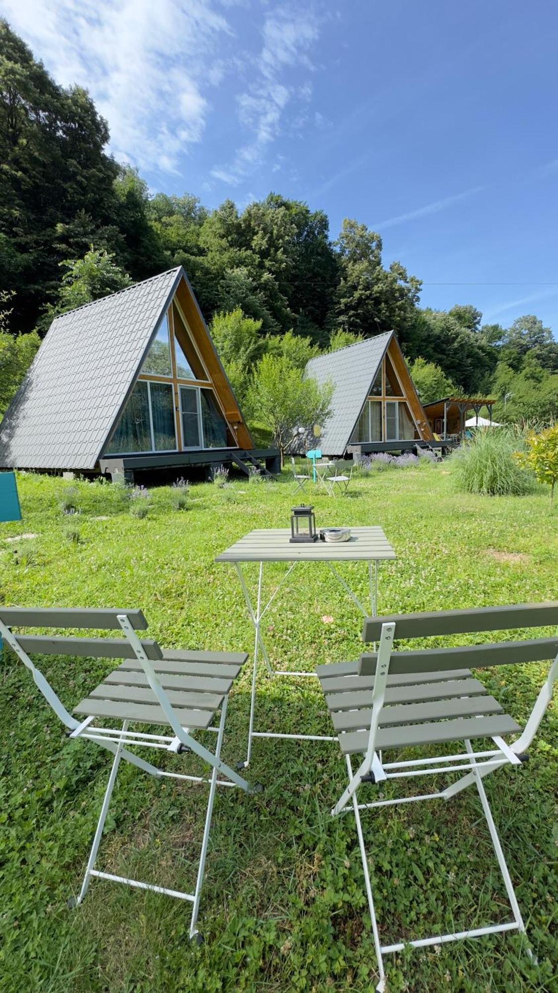 Cabane A-Frame Svinita Buitenkant foto