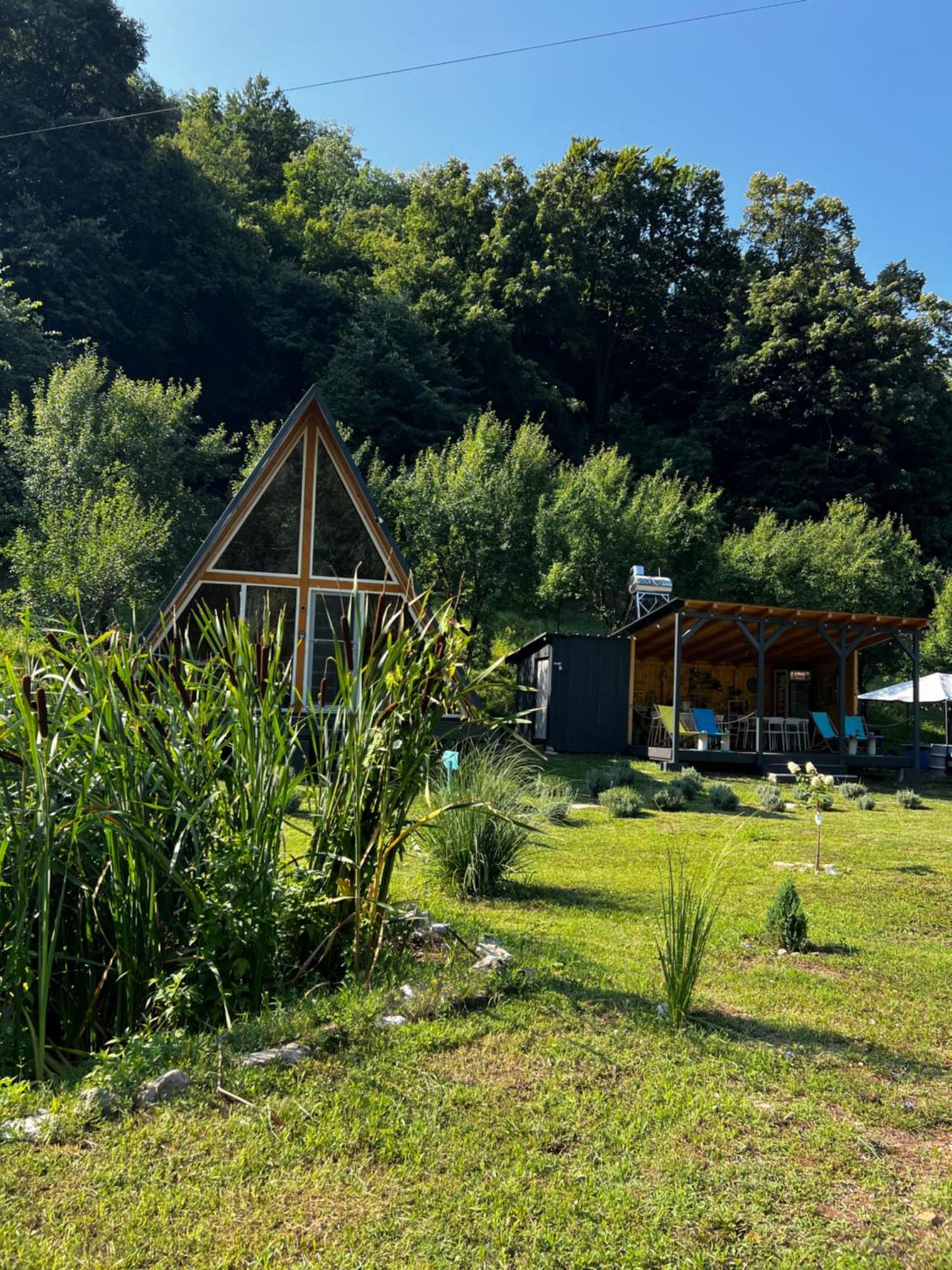 Cabane A-Frame Svinita Buitenkant foto