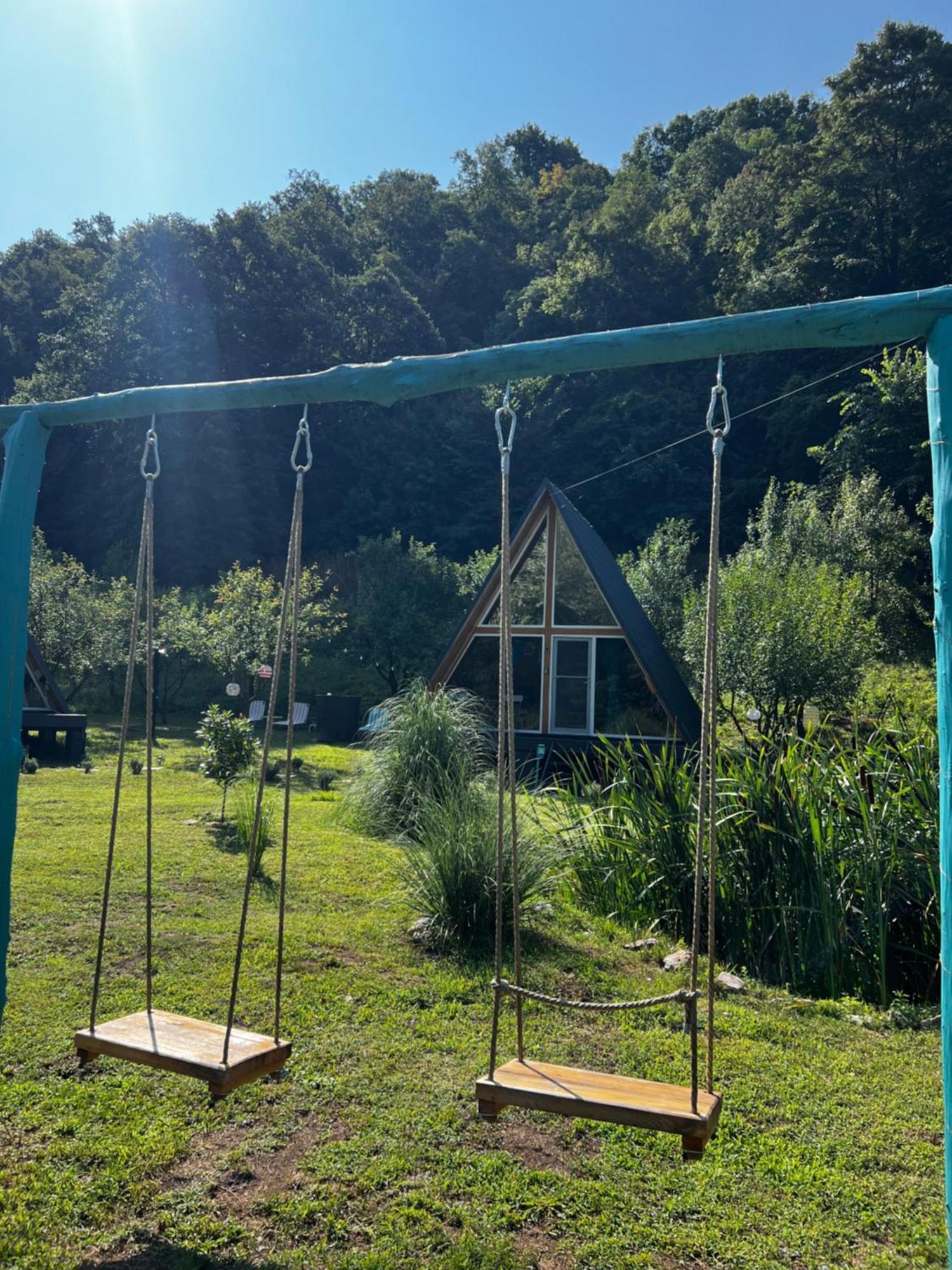 Cabane A-Frame Svinita Buitenkant foto
