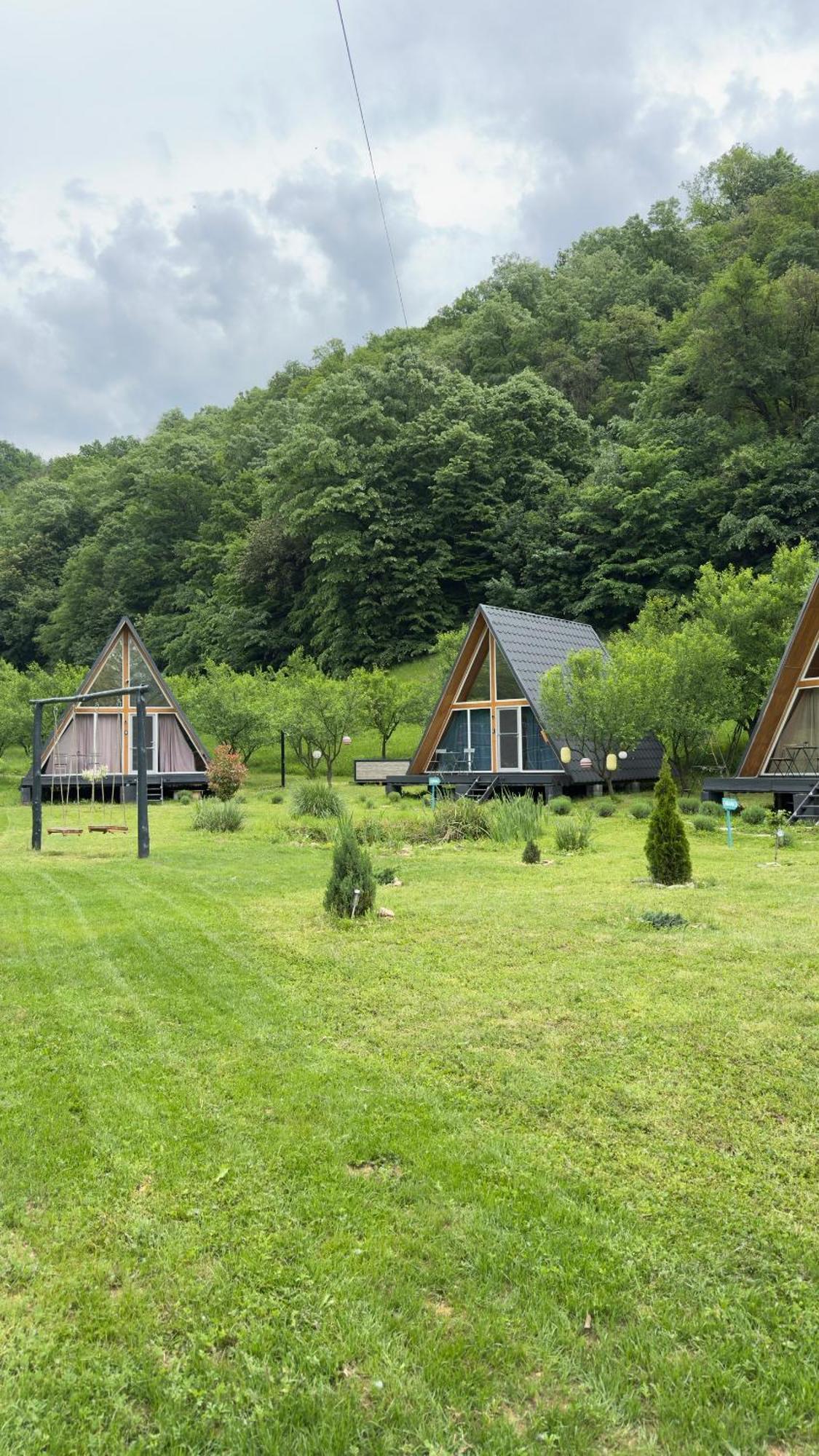 Cabane A-Frame Svinita Buitenkant foto